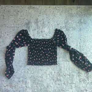 Cute rose shirt from Forever 21 size medium